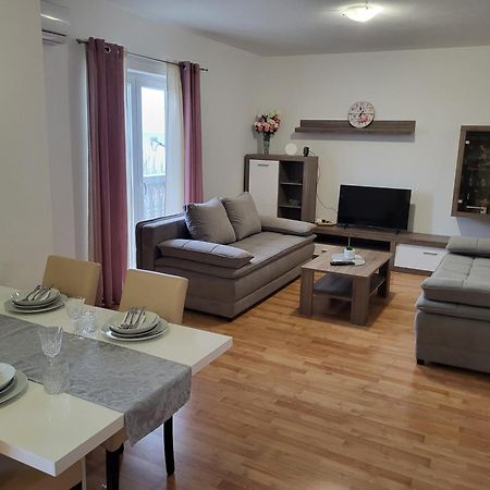 Apartmani Goga ستاريغغاد باكلينتسا المظهر الخارجي الصورة