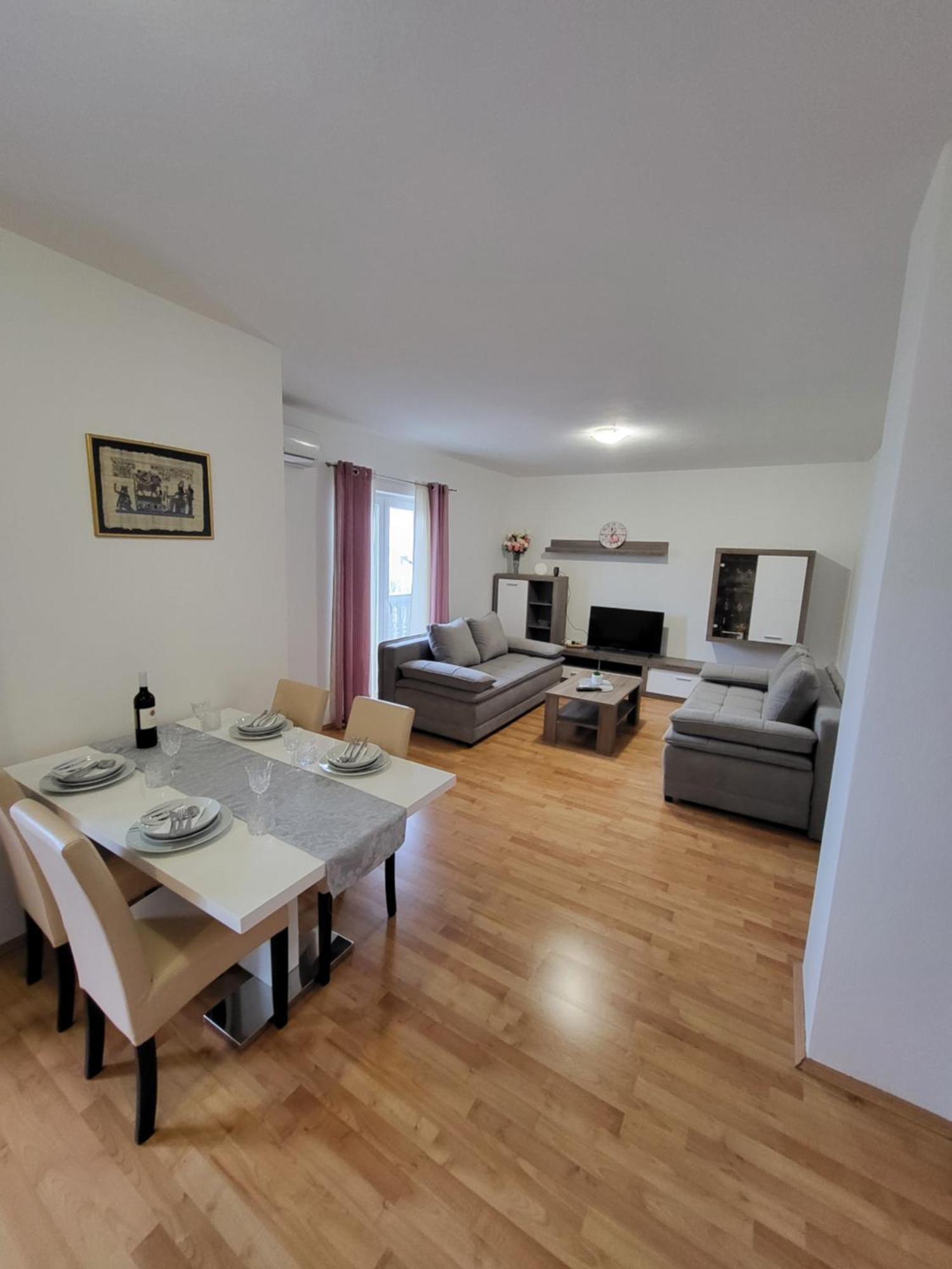 Apartmani Goga ستاريغغاد باكلينتسا المظهر الخارجي الصورة